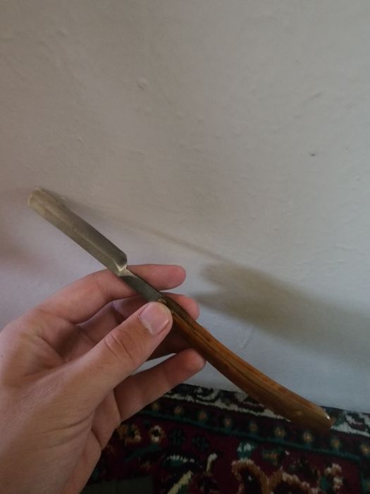 Ustara sotiladi 1958 yil ishlab chiqarilgan antikvar narsa