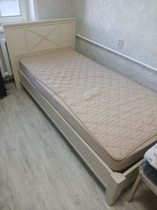 Односпальный кровать
