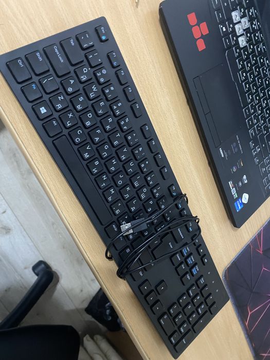Продам клавиатуру DELL