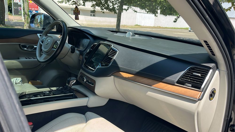 Autoturism Volvo XC90 2019