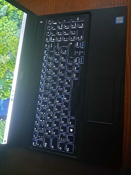 Vand laptop gaming Dell 5580-i5-7440HQ-8GB RAM-NVIDIA 940MX-240 GB SSD