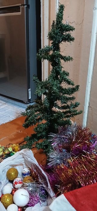 Елка с игрушками