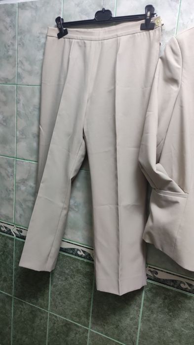 Costum dama mărime 44