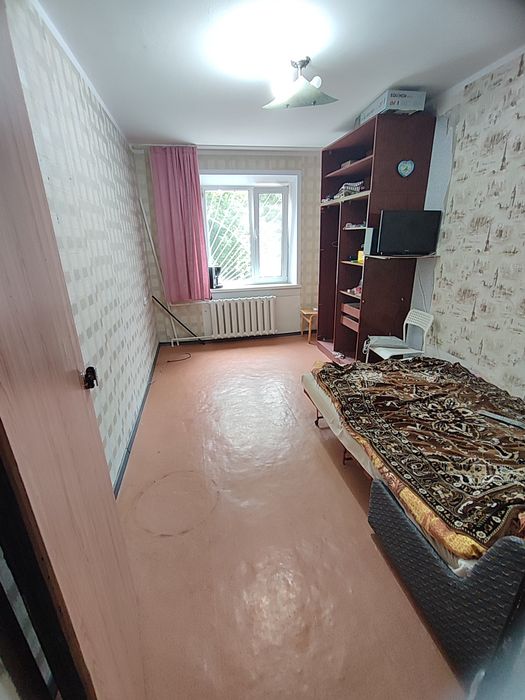 Продается 3-комн (7-30, 1 эт)