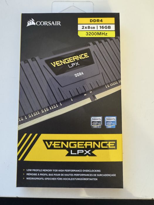 Продаю ОЗУ  Corsair Vengeance LPX 16GB Kit (2X8GB)