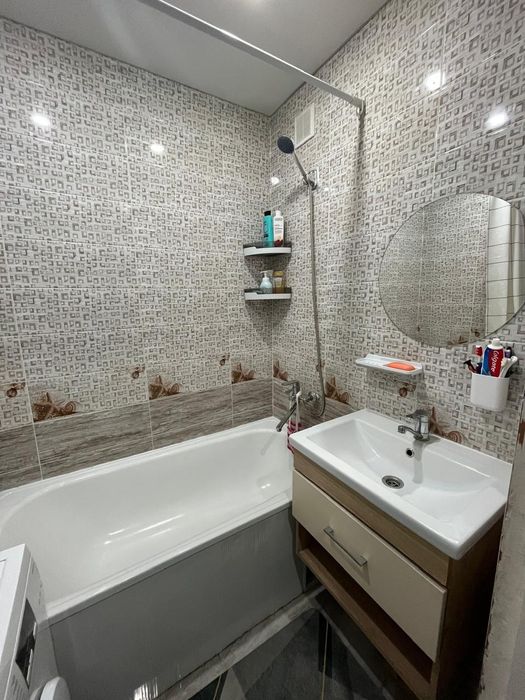 3 - комнатная квартира 18 мкр.