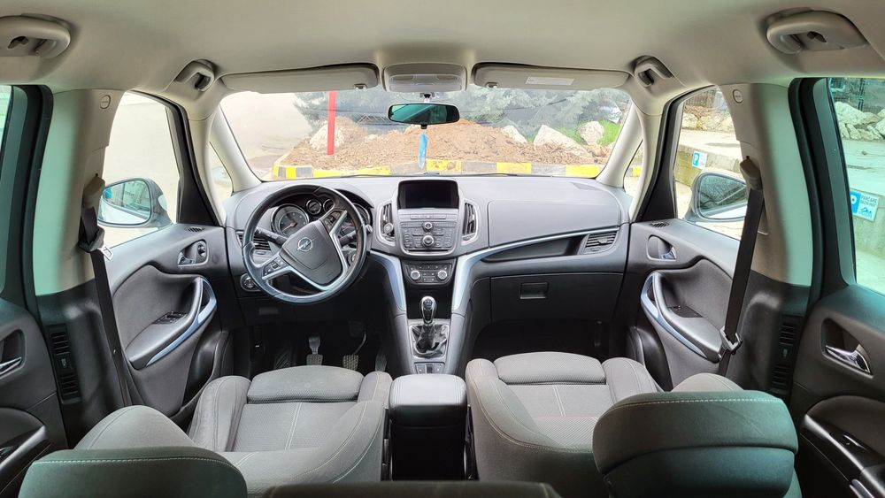 Opel Zafira 2015