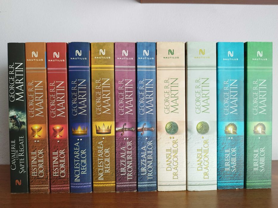 George R R Martin - seria Cantec de gheata si foc  (10 vol.+ bonus)