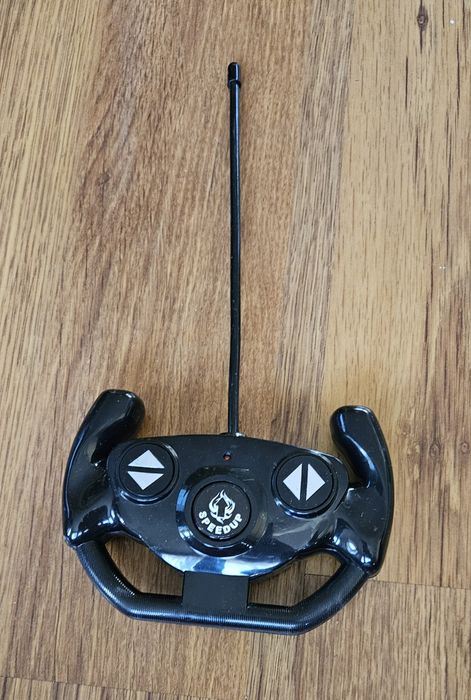 Радиоуправляема количка RC – почти нова