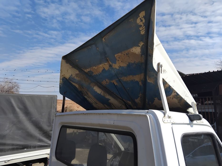 Спойлер за бус в добро състояние