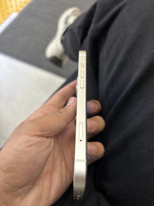 Айфон 13 в хорошом состайение