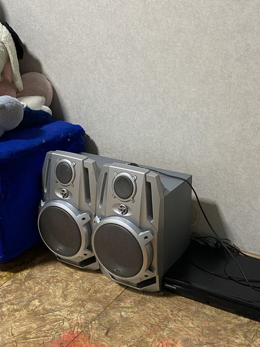 Продам колонки с усилителем