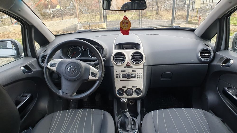 Vând Opel corsa 1.4 benzina