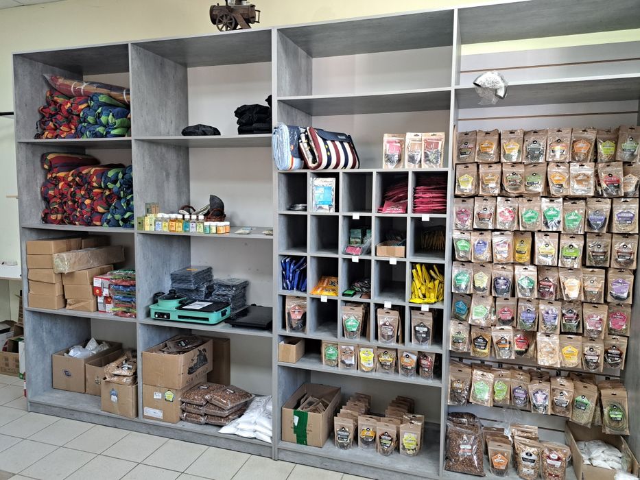 Продам мебель для магазина