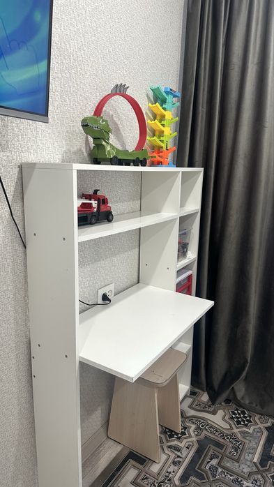 Продам стол компактный