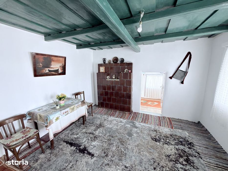 Casa batraneasca in Burlesti, comuna Unteni