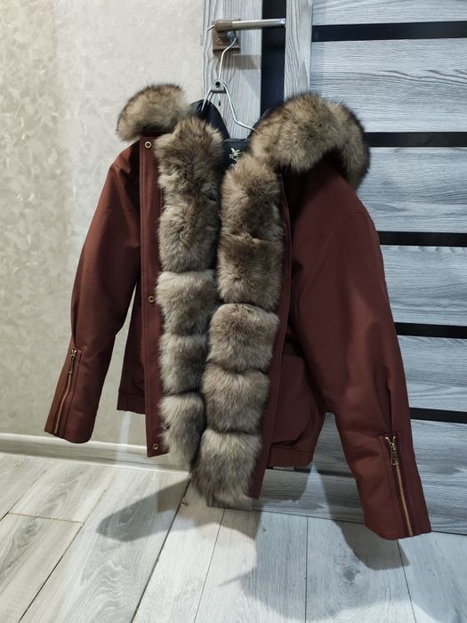 Продам парку новую.