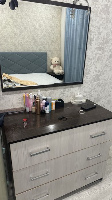 Срочно продается шифонер и зеркало