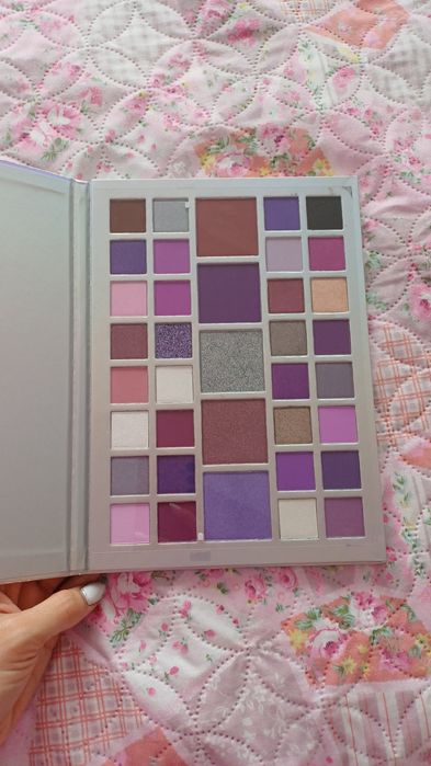 Нова палитра i love revolution