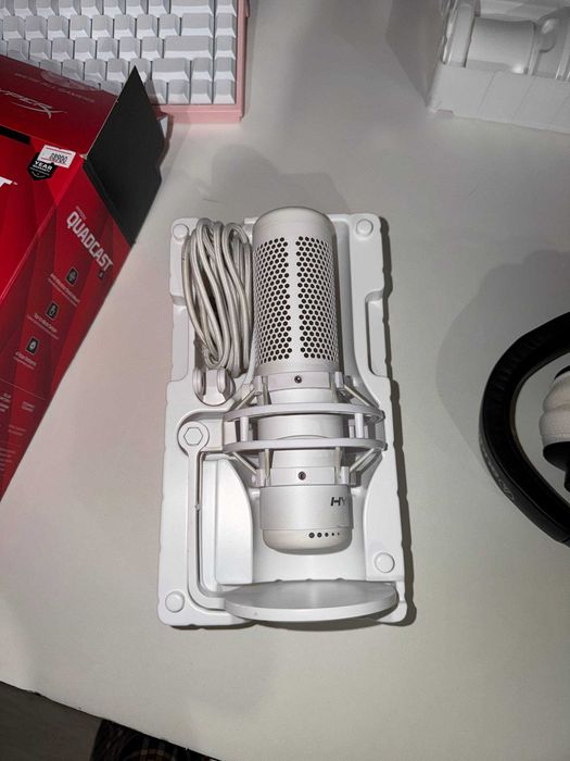Микрофон HyperX Quadcast S