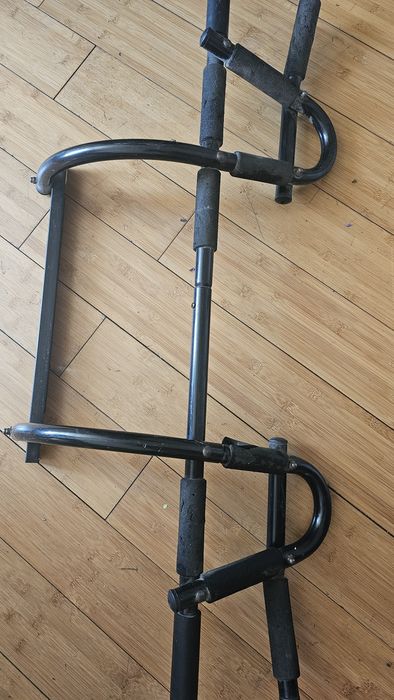 Продам турник для квартиры