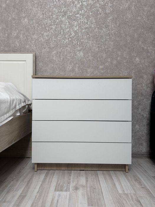 Комод белый-бежевый