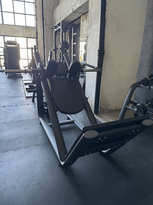 Aparat Hack squat