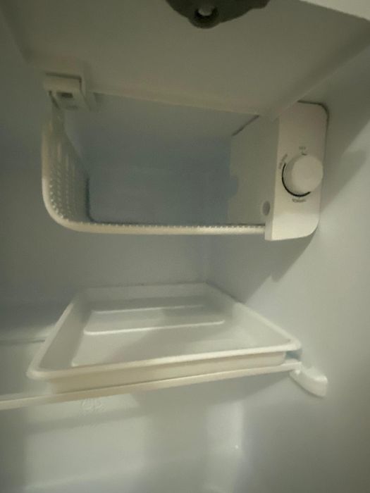 Frigider Minibar Retro ,Star Light,47 Litri, Negru.Pret-550 de Lei.