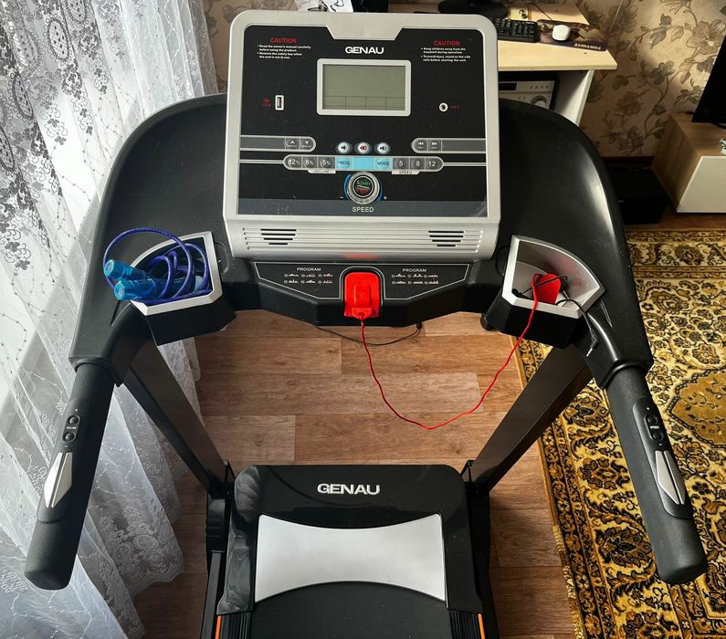 Продам беговую дорожку genau