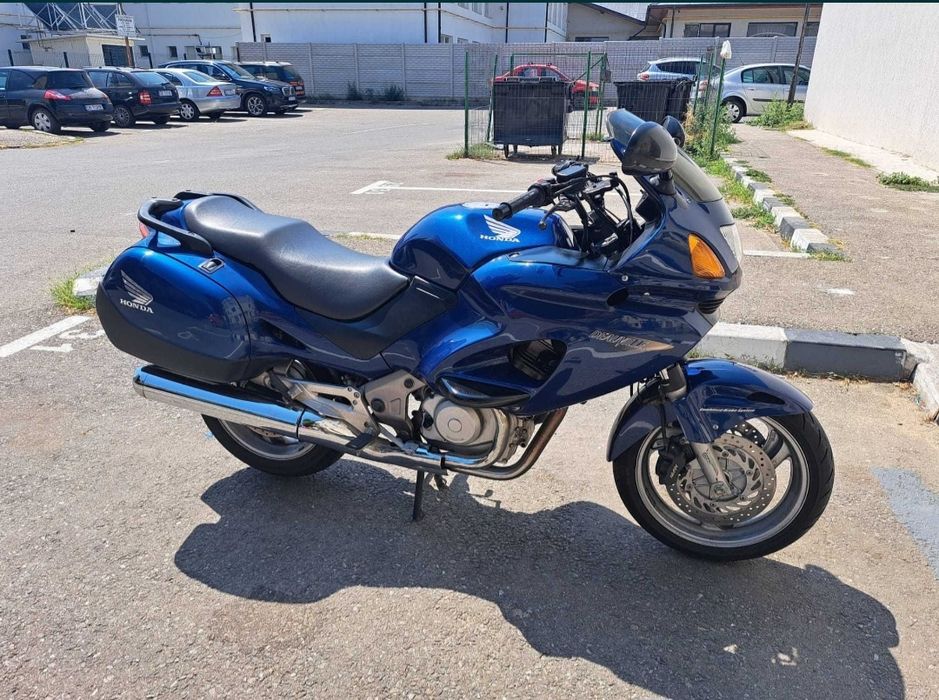 Motocicleta Honda Deauville 650