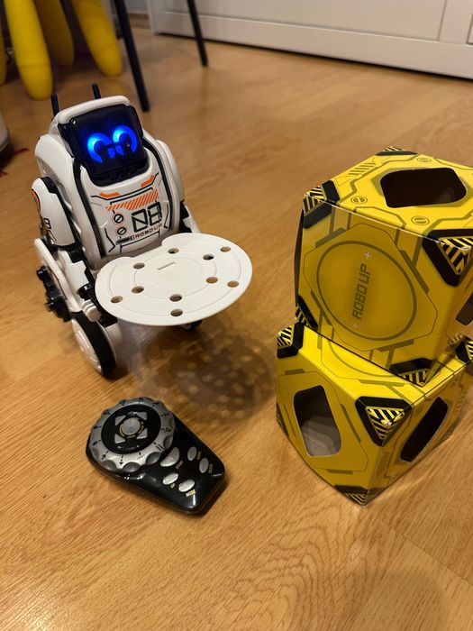 Детска играчка робот с дистанционно управление