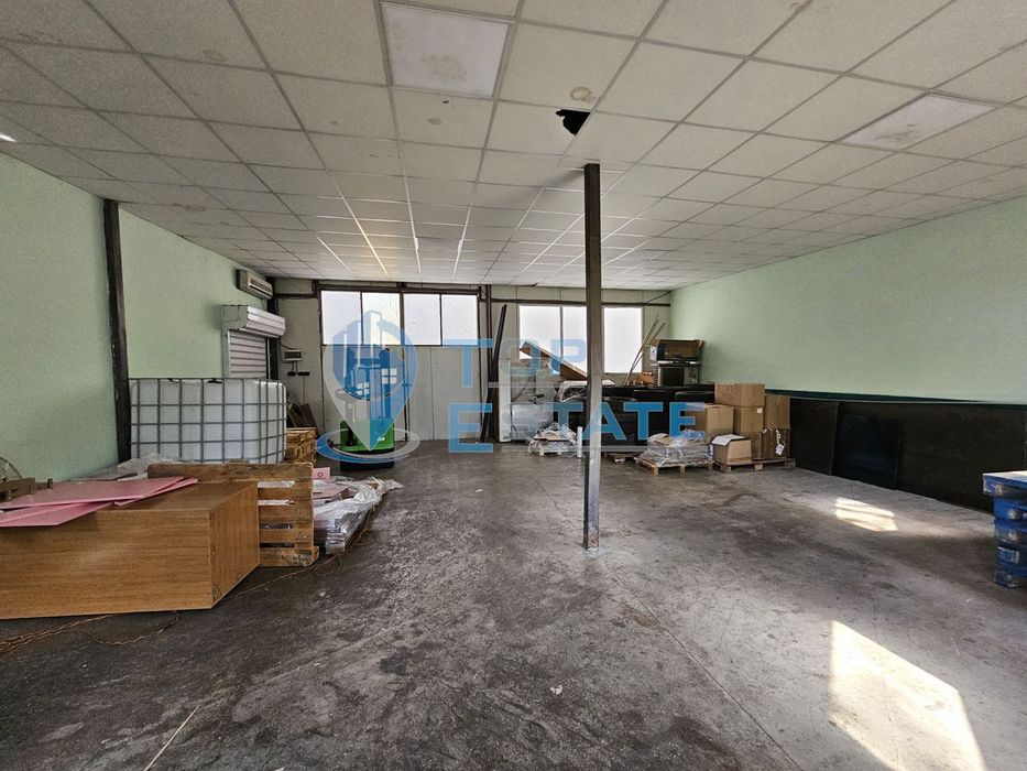 Промишленa сграда със собствен трафопост на главен път Русе - Свиленг