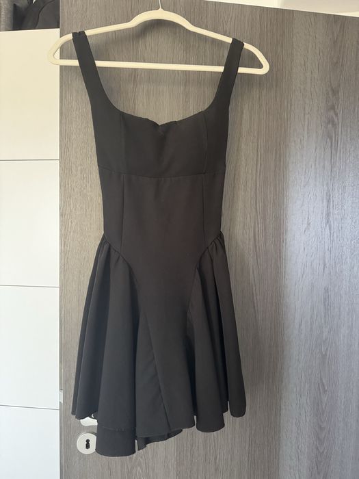 Rochie neagra cu funda la spate