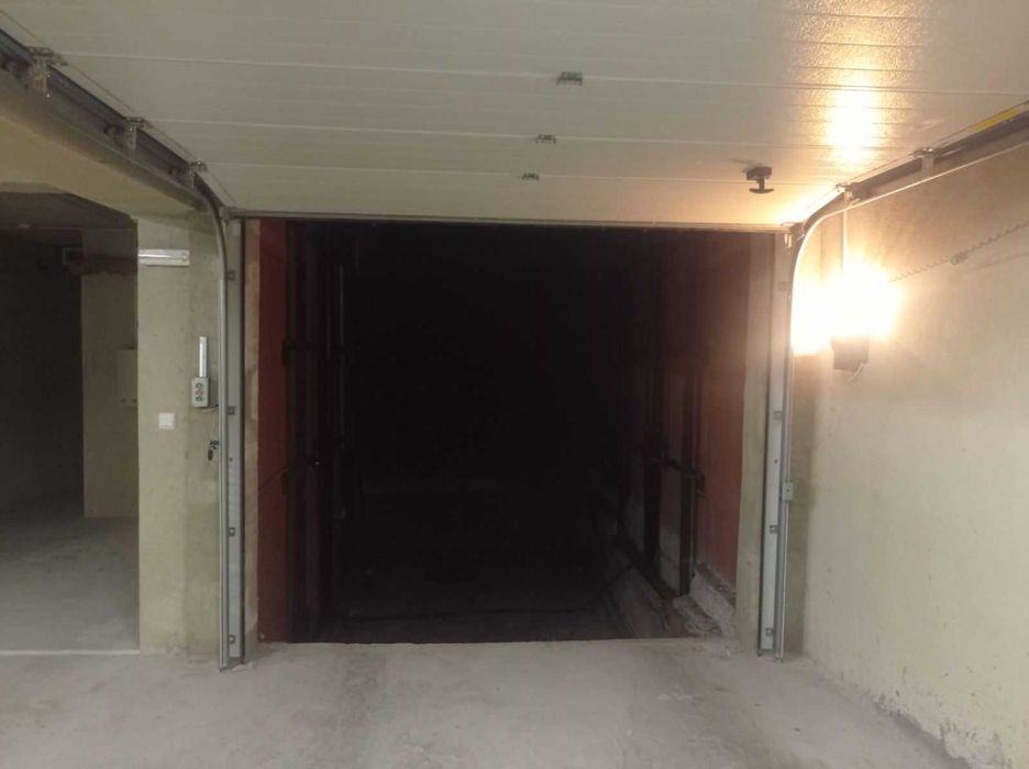 Дава се под наем Гараж / Паркомясто в Варна, Колхозен пазар - 15 кв.м за 29990 € - Снимка #3