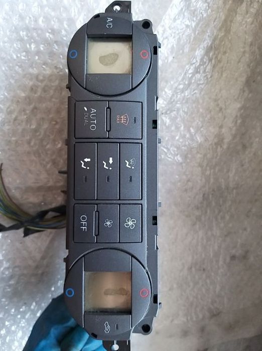 Display comanda ac ford c-max 3m5t18c612ah dupa 2007