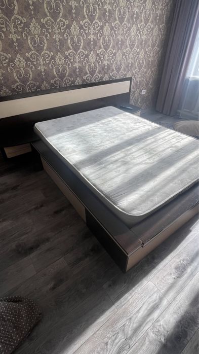 Продам кровать двухспальную