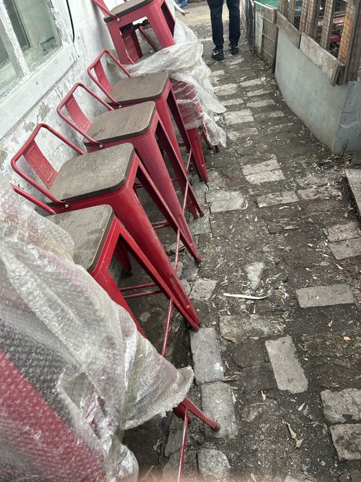 Барные стулья по 5000 тышь