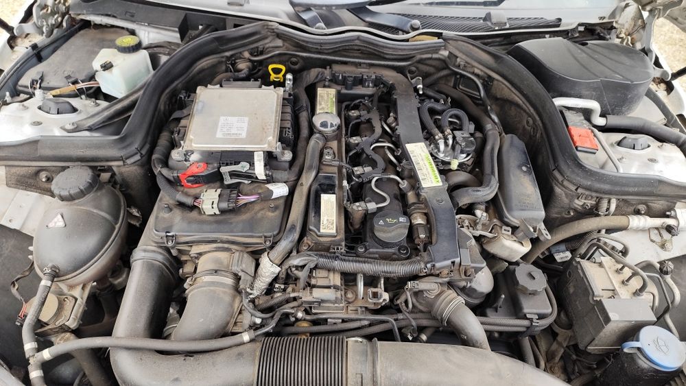 На части Mercedes C Class W204 220 cdi OM651 комби face автомат
