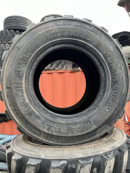 Vând cauciucuri BKT NOI 31x15.5-15 H.D.