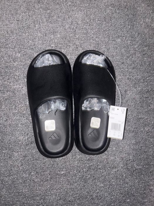 Papuci Yeezy slide Noi