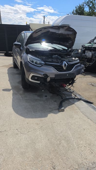 Dezmembrez Renault Captur