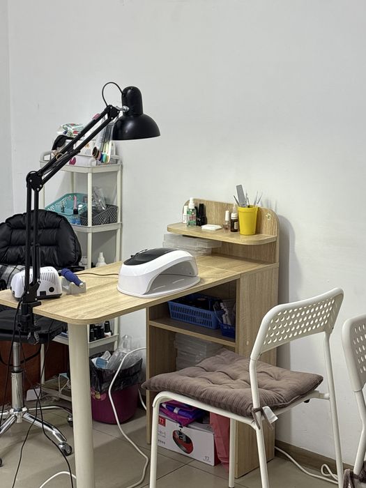 Продам стол для маникюра торг