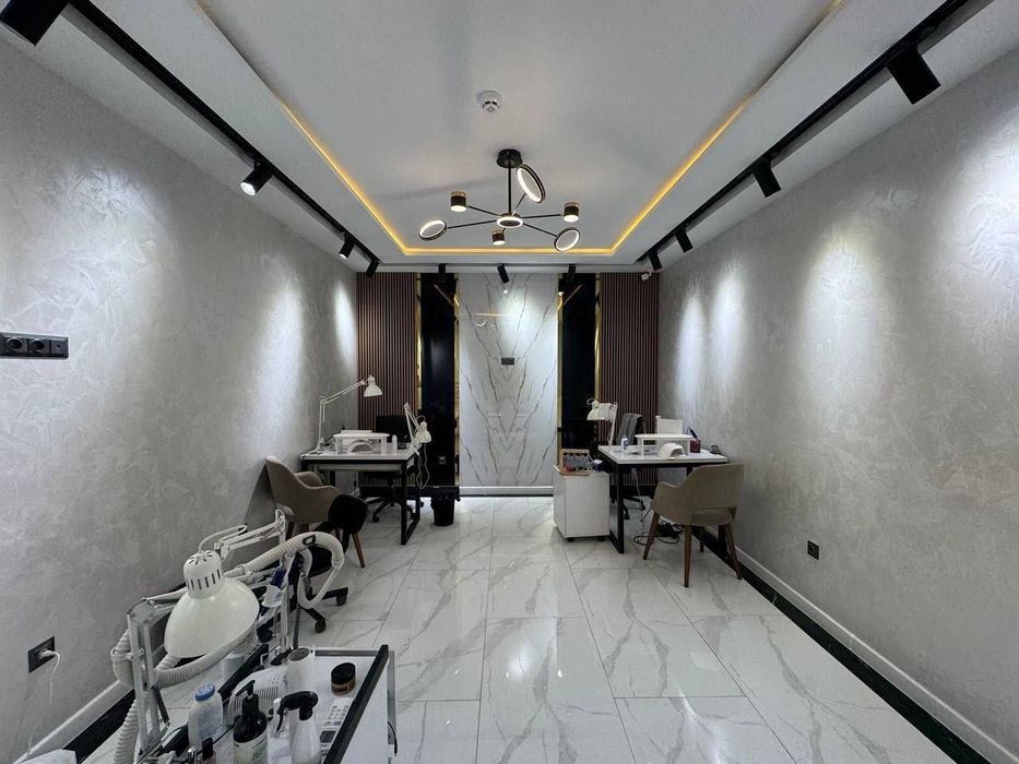 Продается офис Госпитальный рынок
66 м2 + 12м2 подвал