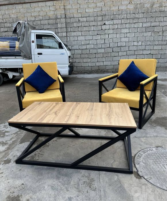 Jurnalniy stol loft