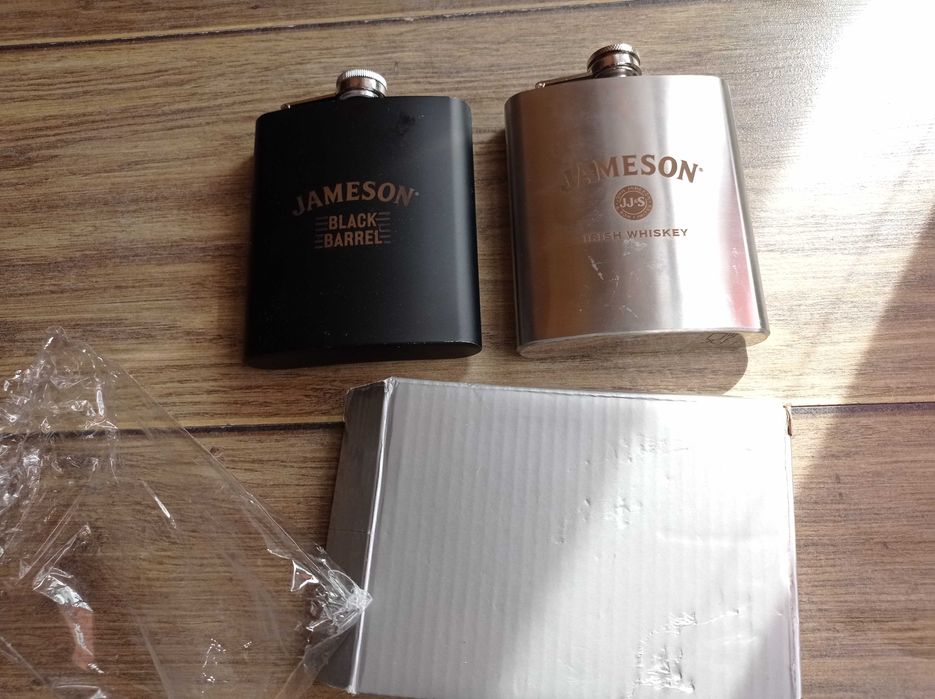 Колекция Джобна Бутилка, Манерка за алкохол