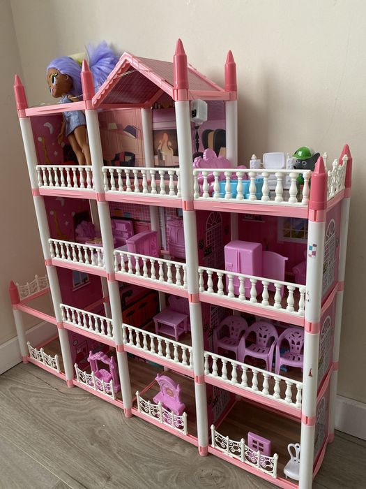 Къща за кукли с мебели