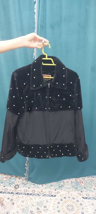 Продам женскую куртку