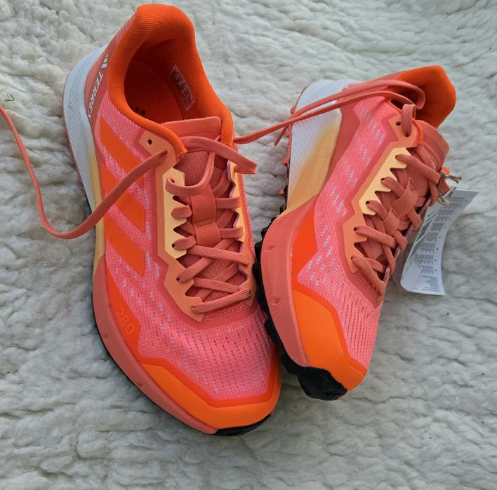 Adidas Terrex оригинални дамски сникърси нови 38 номер