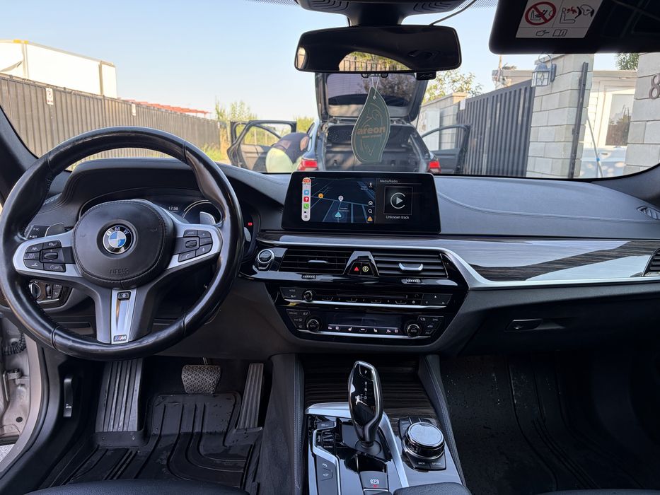 BMW Seria 5 G30 530d (3.0 Diesel) 2017 | Luxury Line | Trapă | Soft Close