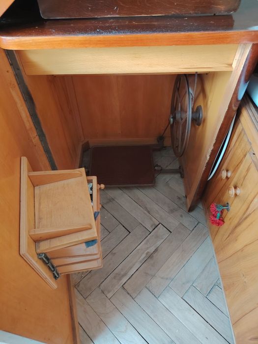 Vând mașină de cusut Ileana